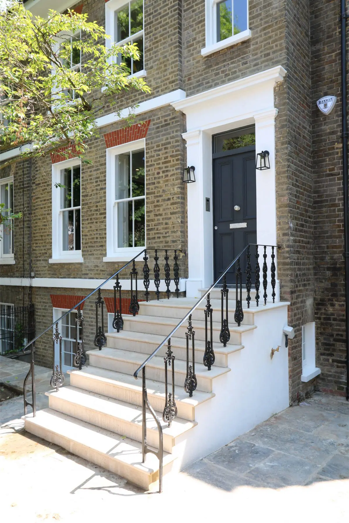 Entrance for Canonbury Park South